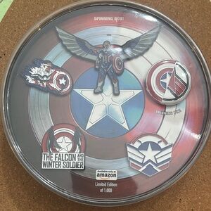 Marvel Spinning Box Set with Pins